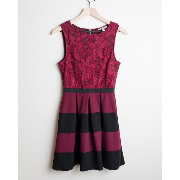 Speechless Dress Juniors Medium M Burgundy Black Striped Lace Fit & Flare HOCO - Picture 1 of 13